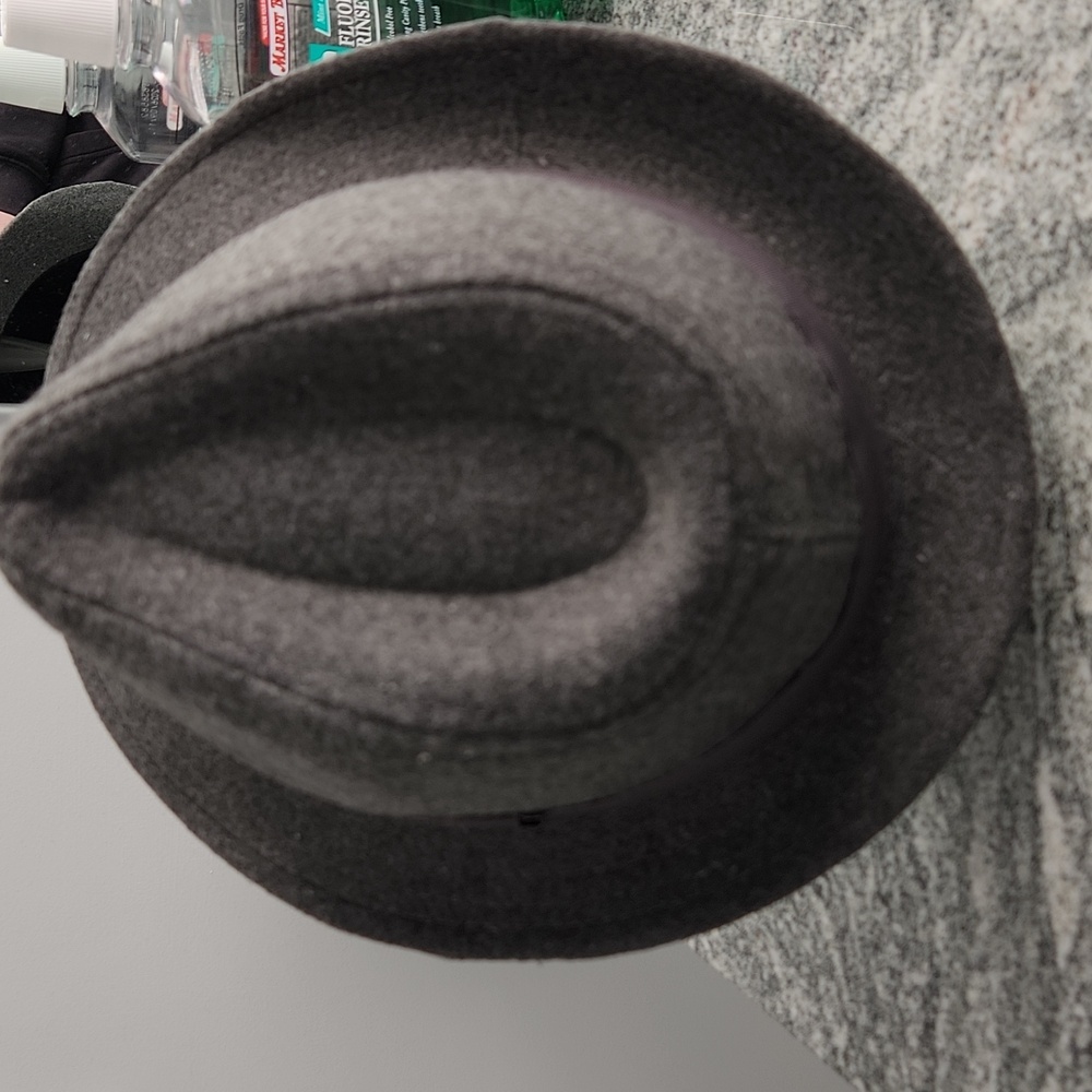 Hat - Picture 3 of 8